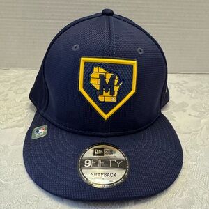 Milwaukee WI Brewers New Era 59FIFTY 2022 Clubhouse Logo SnapBack Hat One Size